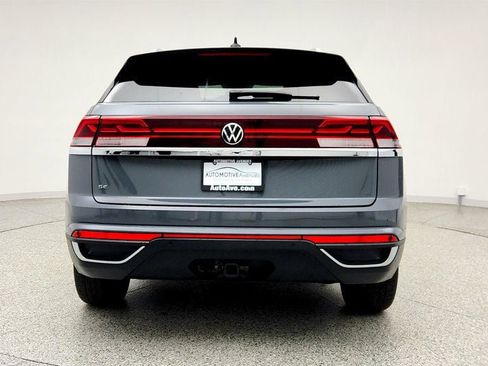 Used 2024 Volkswagen Atlas Cross Sport SE FWD image 6