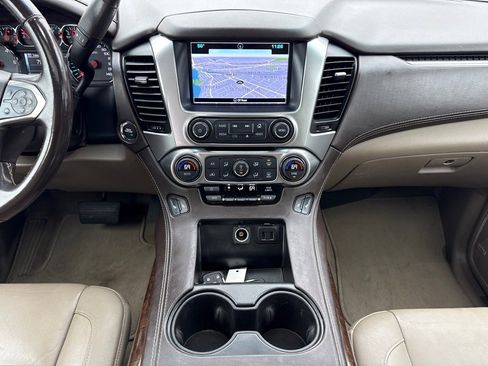 Used 2019 Chevrolet Suburban LT image 34