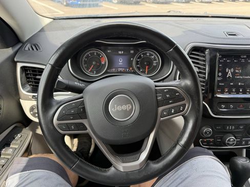 Used 2020 Jeep Cherokee Limited w/ Technology Group FWD image 22