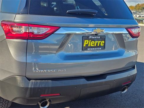 Used 2021 Chevrolet Traverse LT image 7