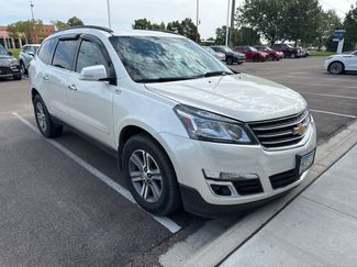 Used 2015 Chevrolet Traverse LT image 1