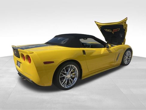Used 2005 Chevrolet Corvette Convertible w/ Preferred Equipment Group RWD image 7