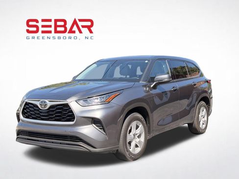 Used 2020 Toyota Highlander L FWD image 10