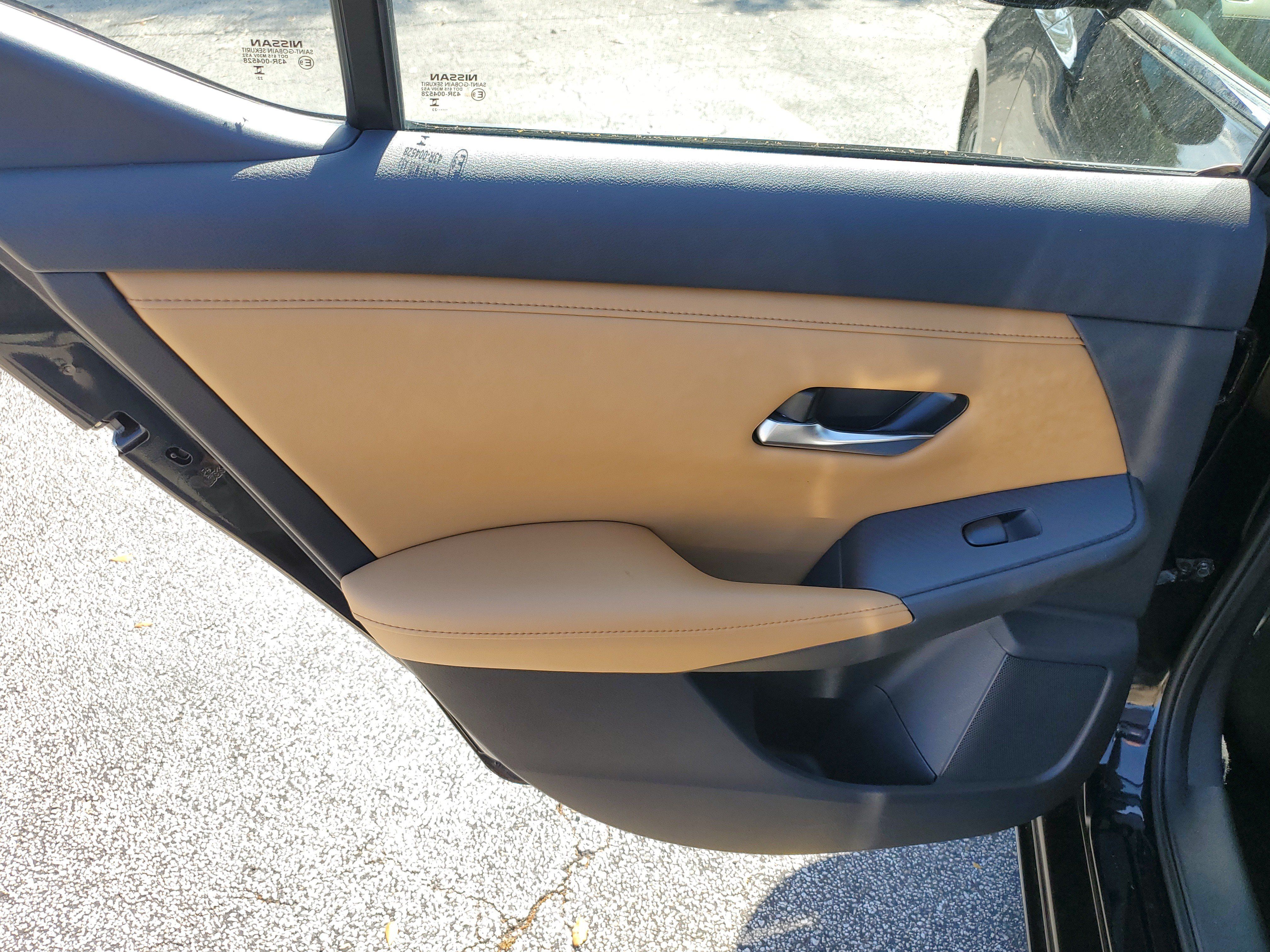 Used 2023 Nissan Sentra SV w/ SV Premium Package FWD image 8