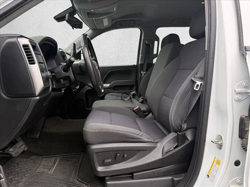 Used 2018 Chevrolet Silverado 1500 LT w/ LT Eassist Package image 9