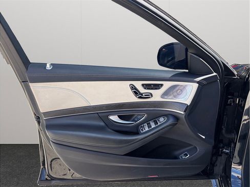 Used 2020 Mercedes-Benz S 560 Sedan image 23