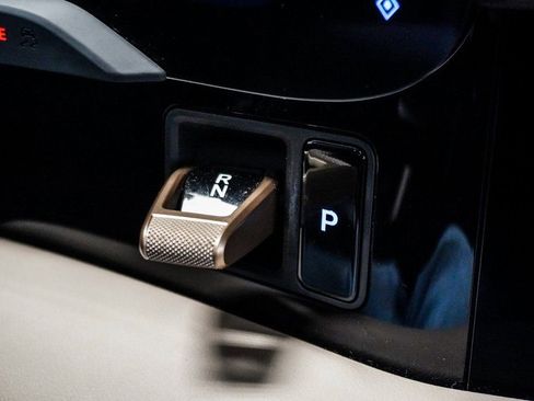 Used 2023 Porsche Taycan 4S w/ Premium Package image 35