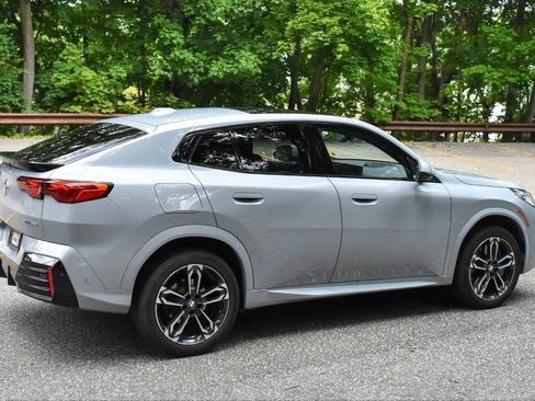 Used 2026 BMW X2 xDrive28i AWD/4WD image 7