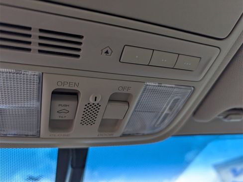 Used 2017 Honda Accord EX-L image 12