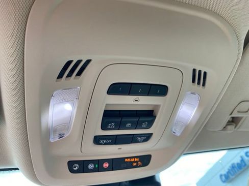 Used 2023 Buick Envision Avenir AWD/4WD image 33