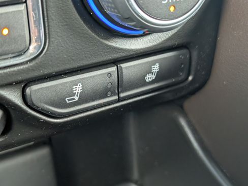 Used 2024 Chevrolet Suburban LT RWD image 26