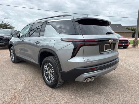 New 2026 Chevrolet Traverse LT w/ Driver Confidence Package FWD image 4