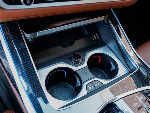 Certified 2025 BMW X7 M60i image 16