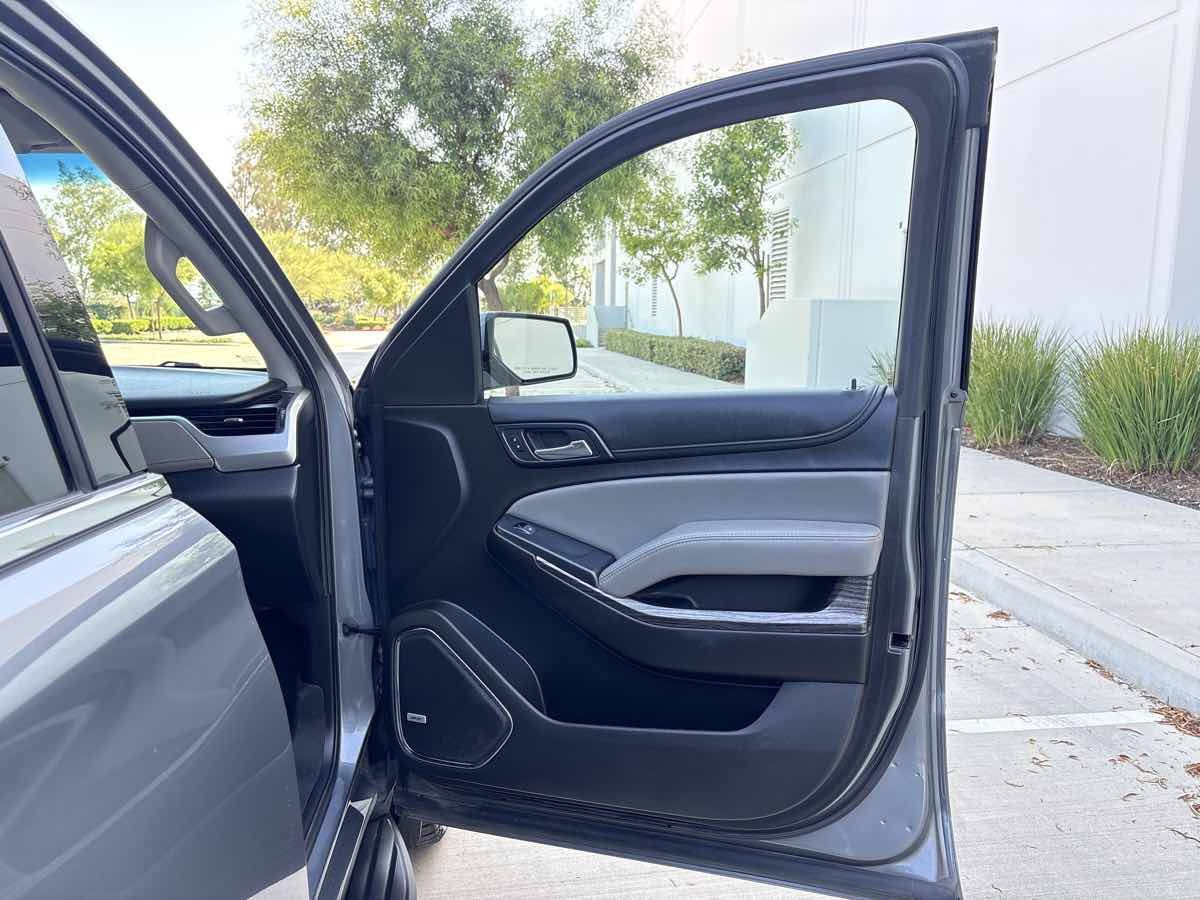 Used 2019 Chevrolet Suburban LT AWD/4WD image 18