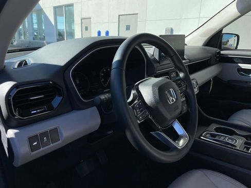 Certified 2025 Honda Pilot EX-L image 27