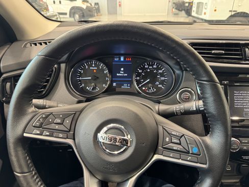 Used 2022 Nissan Rogue Sport SL w/ Premium Package AWD/4WD image 17