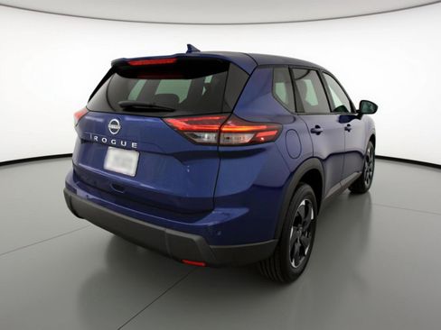 Used 2025 Nissan Rogue SV FWD image 9