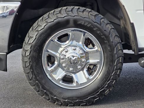 Used 2024 RAM 2500 Tradesman w/ Chrome Appearance Group image 10