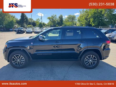 Used 2018 Jeep Grand Cherokee Trailhawk w/ Trailhawk Luxury Group image 2