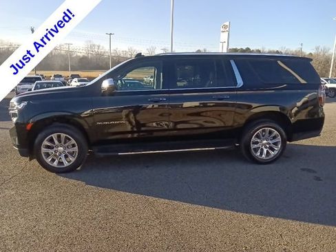 Used 2024 Chevrolet Suburban Premier RWD image 6