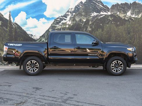 Used 2022 Toyota Tacoma TRD Sport w/ TRD Premium Sport Package AWD/4WD image 2