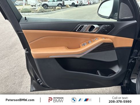 Used 2023 BMW X7 xDrive40i w/ Premium Package image 14