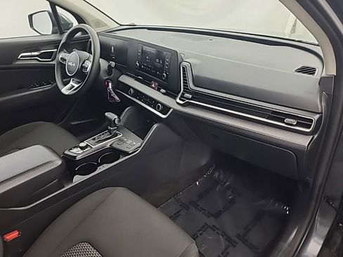 Used 2025 Kia Sportage LX AWD/4WD image 14