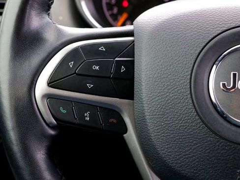 Used 2021 Jeep Grand Cherokee Laredo X image 14