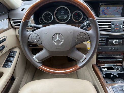 Used 2010 Mercedes-Benz E 350 Sedan image 18