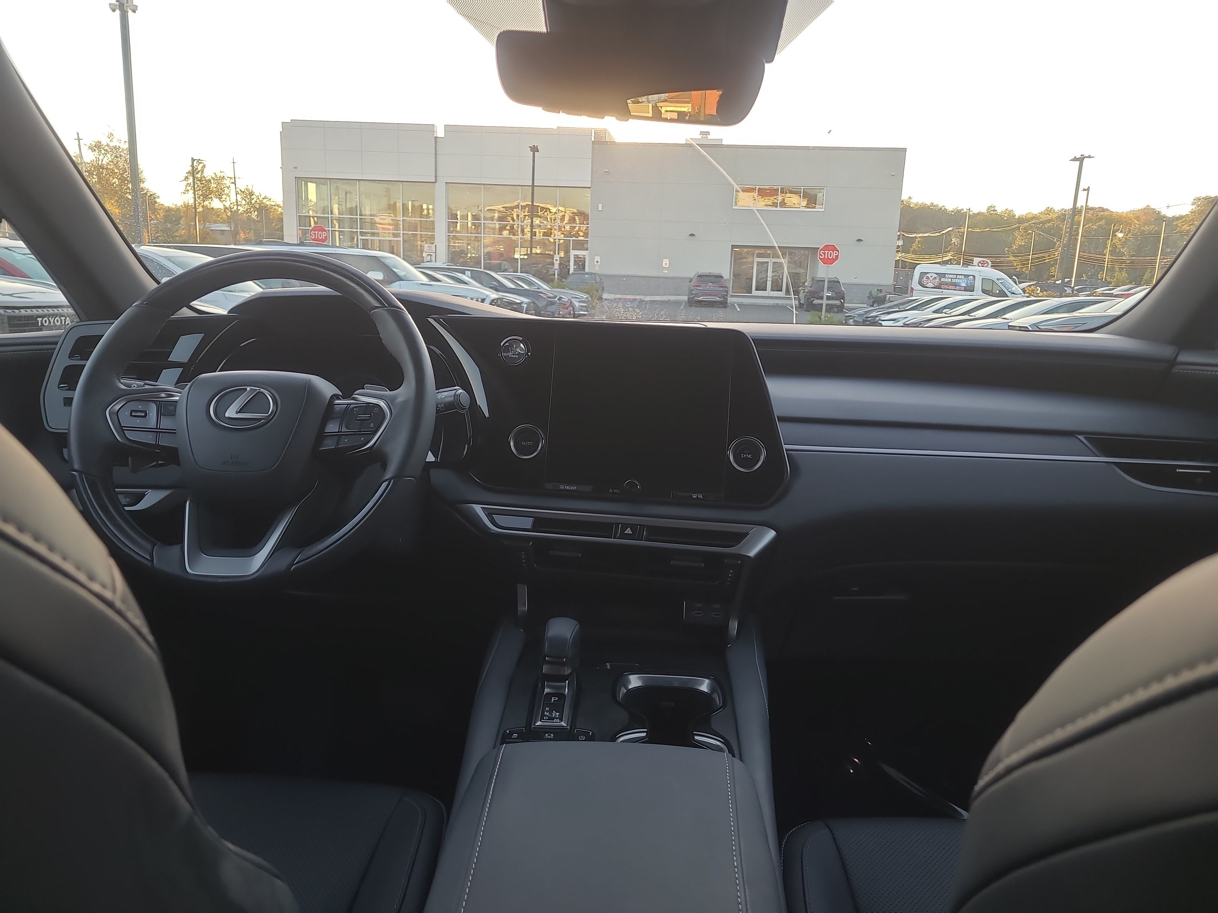 Used 2023 Lexus RX 350 Premium w/ Accessory Package AWD/4WD image 18