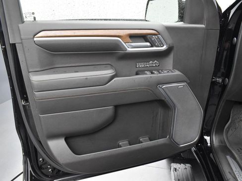 Used 2023 Chevrolet Silverado 1500 High Country w/ High Country Premium Package AWD/4WD image 9