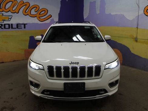Used 2019 Jeep Cherokee Overland w/ Technology Group AWD/4WD image 3