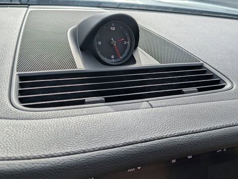 Used 2021 Porsche Panamera image 24