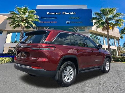 Certified 2024 Jeep Grand Cherokee Laredo AWD/4WD image 5