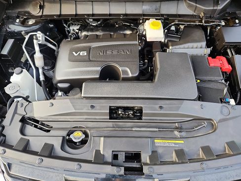 Used 2023 Nissan Pathfinder Platinum w/ Cargo Package image 34