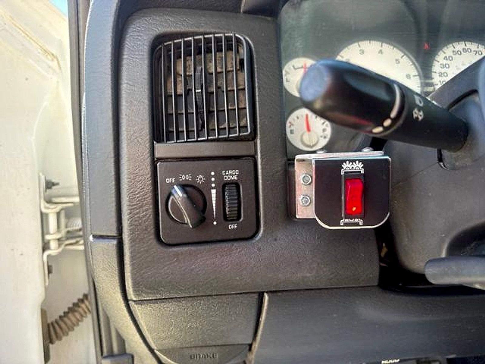Used 2005 Dodge Ram 2500 Truck ST w/ Trailer Tow Group AWD/4WD image 11