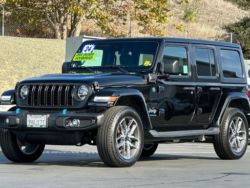 Used 2024 Jeep Wrangler Unlimited image 9