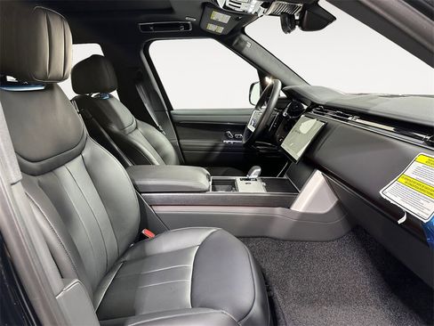 New 2026 Land Rover Range Rover SE image 14