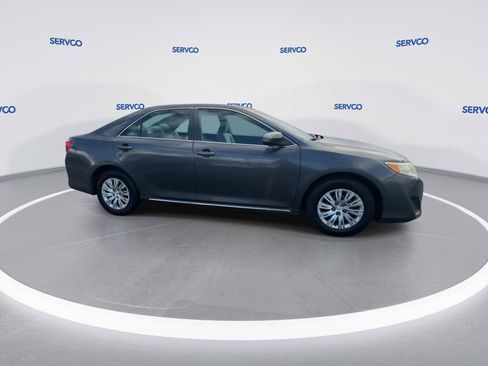 Used 2013 Toyota Camry L image 2