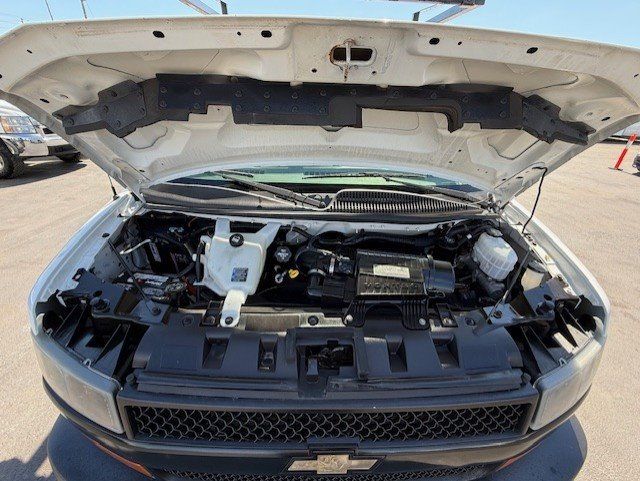 Used 2019 Chevrolet Express 3500 RWD image 19
