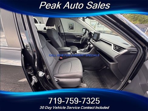 Used 2021 Toyota RAV4 XLE AWD/4WD image 29