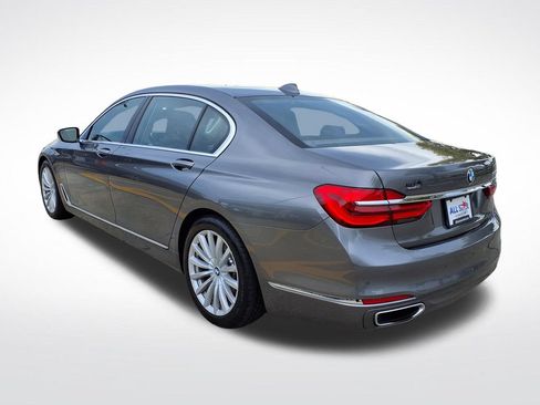Used 2018 BMW 740i RWD image 11