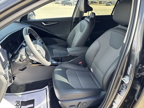 Certified 2025 Kia Niro EX image 14