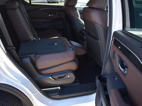 Used 2025 Honda Pilot Elite image 19