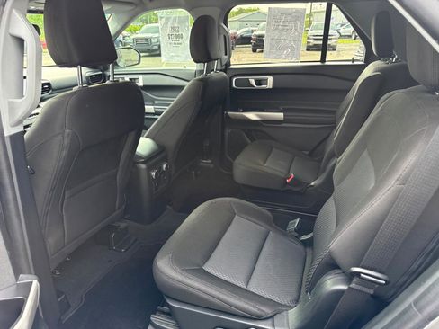 Used 2022 Ford Explorer XLT RWD image 12