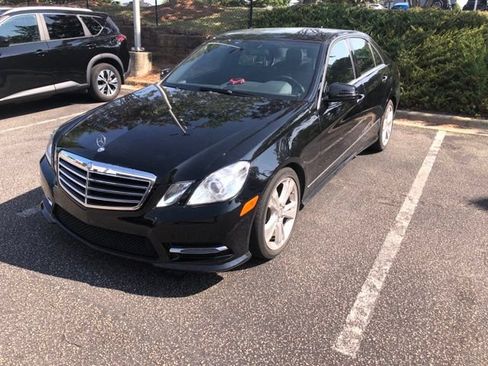Used 2013 Mercedes-Benz E 350 4MATIC Sedan image 2