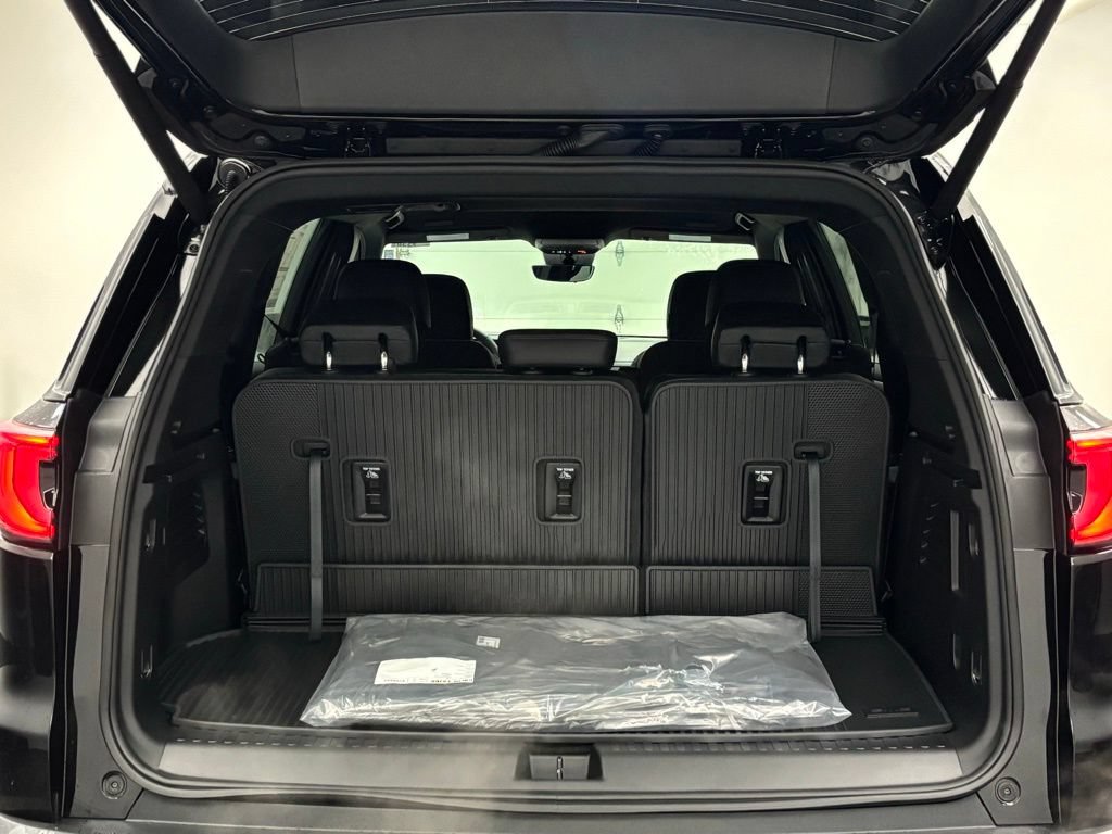 New 2026 GMC Acadia Elevation w/ Elevation Premium Package FWD image 11