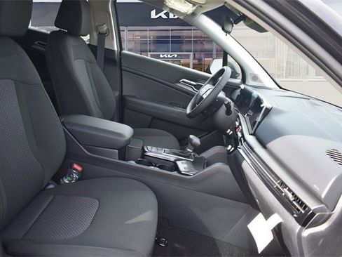 New 2026 Kia Sportage LX image 12