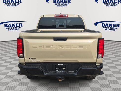 Used 2023 Chevrolet Colorado Z71 w/ Z71 Convenience Package 2 AWD/4WD image 4