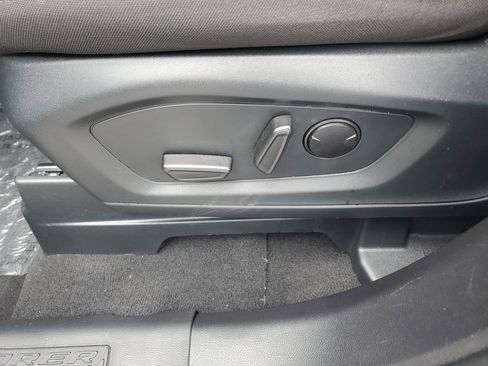 Certified 2023 Ford Explorer XLT image 11